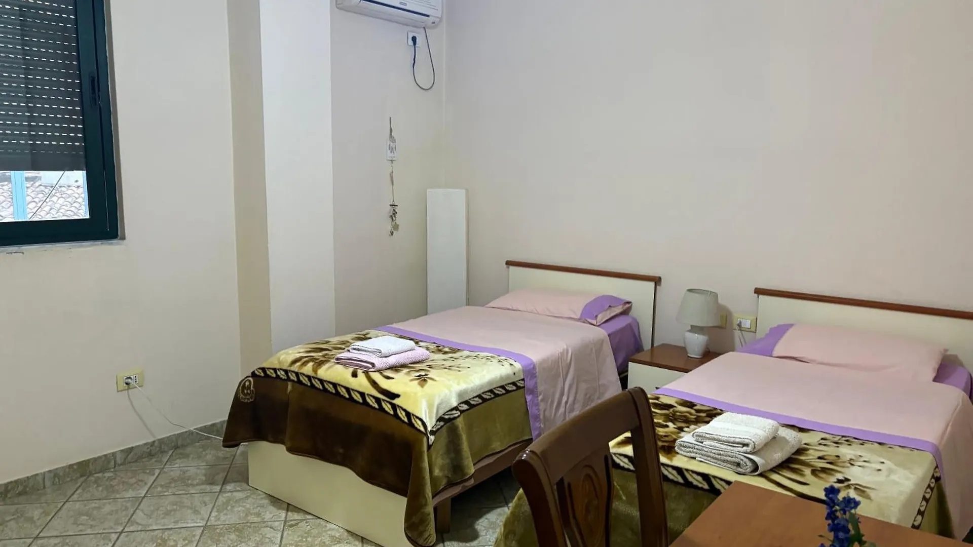 Bed and Breakfast Friends House Tirana