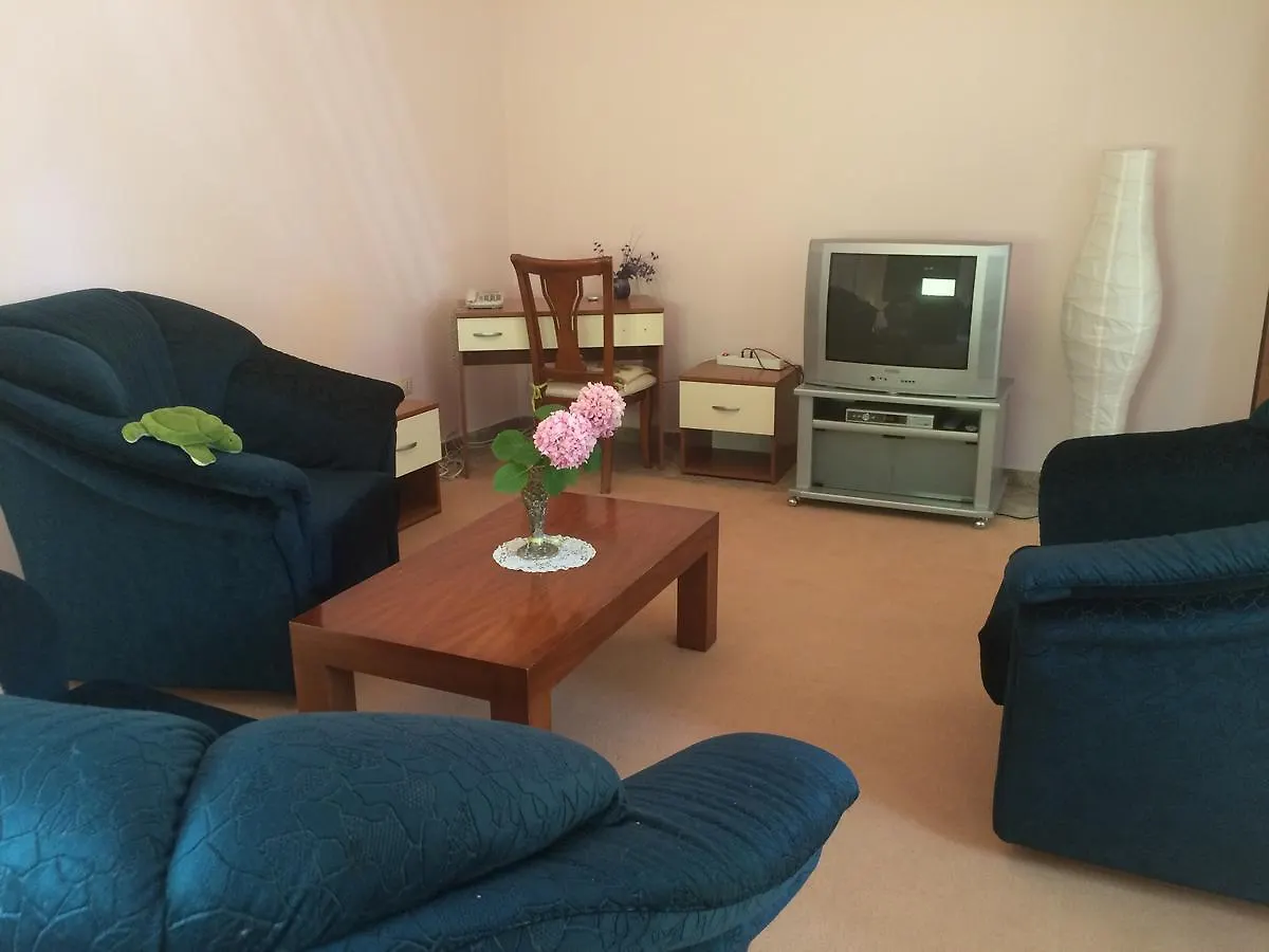 Bed and Breakfast Friends House Tirana Albania
